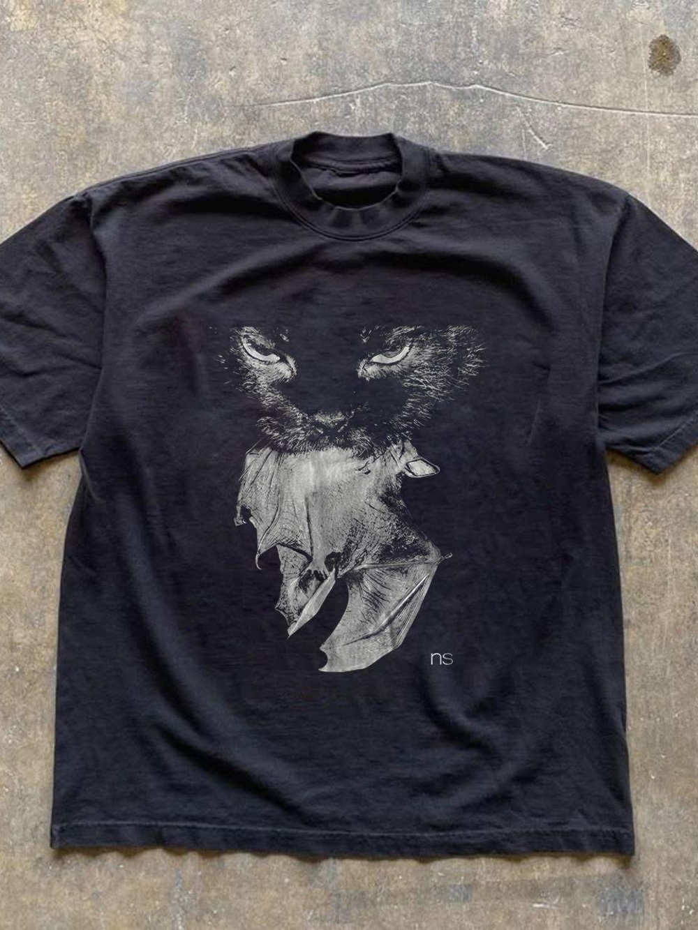 Gildan Black Short Sleeve Tee with Wolf and Bat Graphic